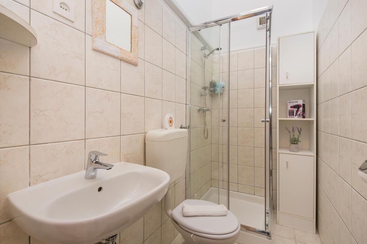 Studio Apartman Vedran Apartment Лабин Екстериор снимка